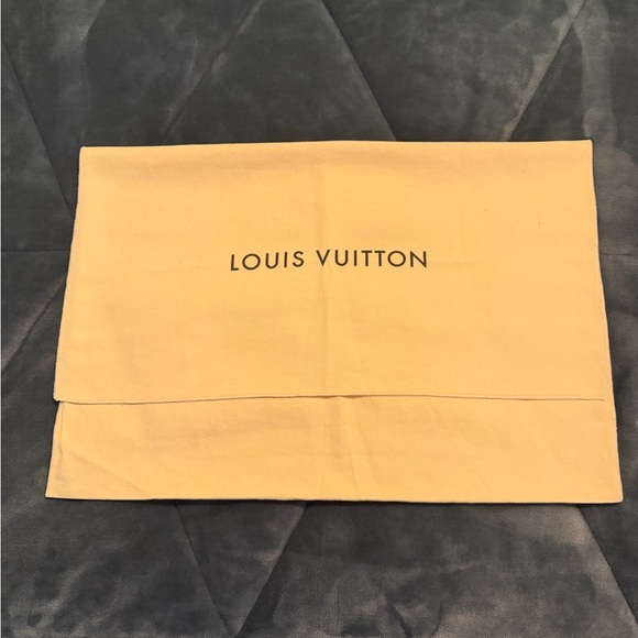 Louis Vuitton MM Damier Ebene with Red Interior - Picture 4 of 4